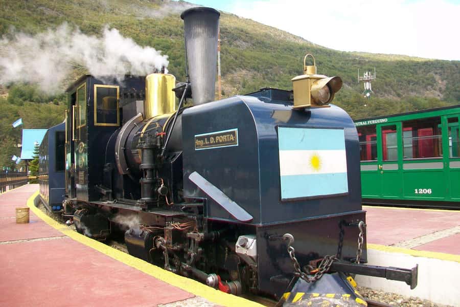 Ushuaia: End of the World Train Ride & Tierra del Fuego Park - Language and comfort expectations
