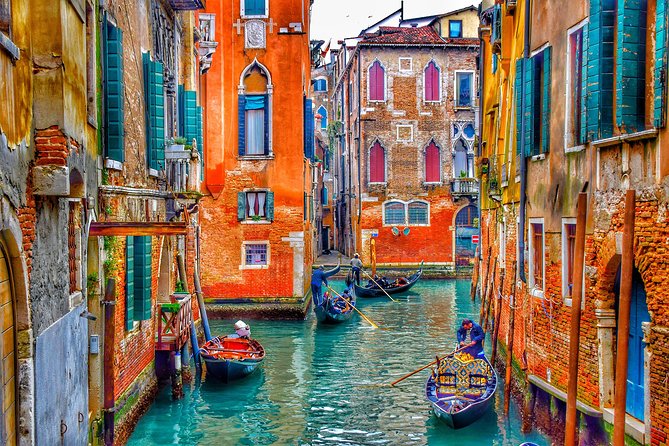 Venice Tour by High-Speed train from Florence - San Marco reveals Venice at full scale