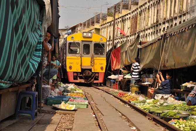 VIP Private Tour Damnoen Saduak+ Amphawa + Mae Klong Railway - Amphawa Floating Market after dark