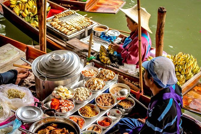 VIP Private Tour Damnoen Saduak+ Amphawa + Mae Klong Railway - How the private format changes the day