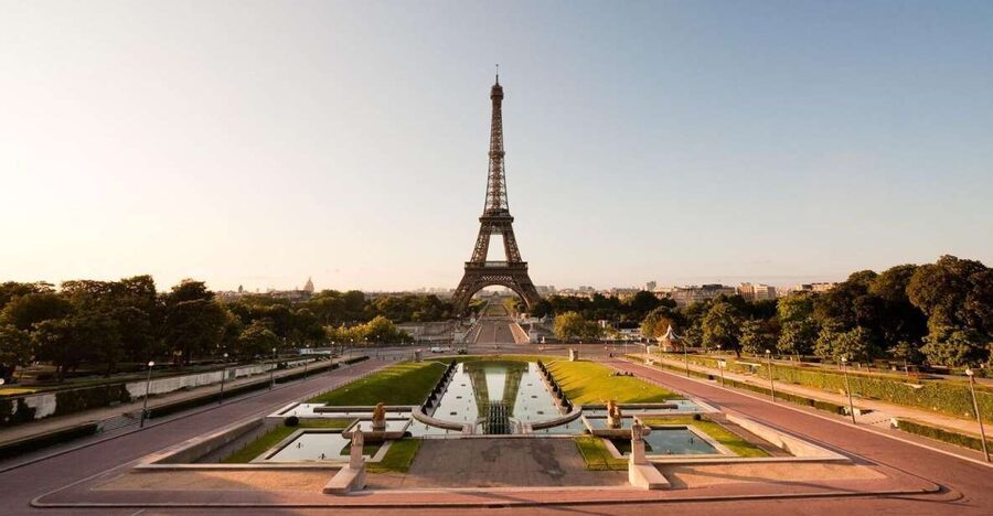 Welcome to Paris Day Trip from London via Train - One hour on the Seine