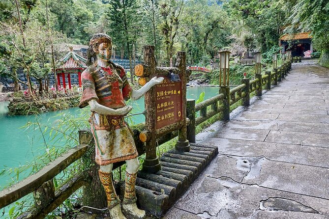 Wulai Nature Tour: Scenic Train, Waterfalls & Indigenous Cuisine - Why Wulai makes a good day away from Taipei