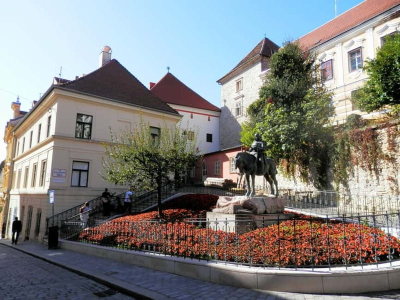 Zagreb: Group walking tour of Zagreb (funicular included) - Hearing Zagreb’s noon cannon at Lotrščak Tower